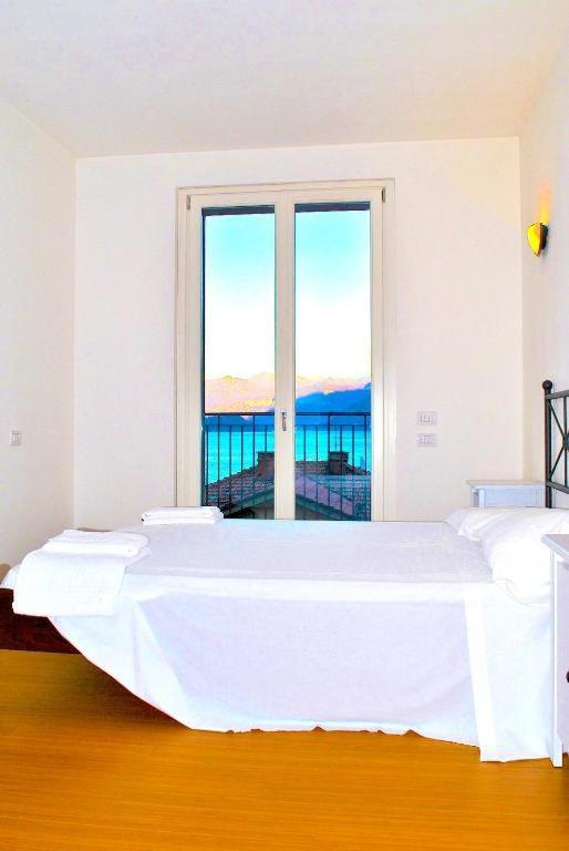 Luxury Penthouse With Big Terrace Appartement Argegno Buitenkant foto